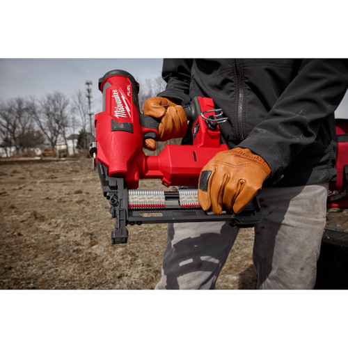 Milwaukee® 1.5 Inch 9 Gauge Galvanized Staples